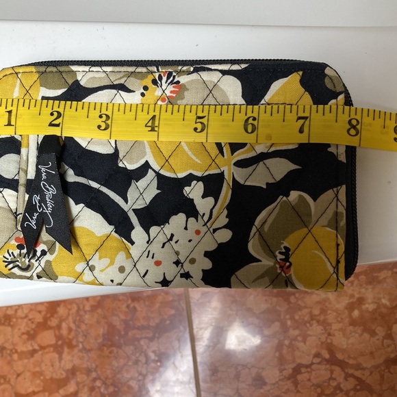Vera Bradley wrist wallet - Picture 5 of 6